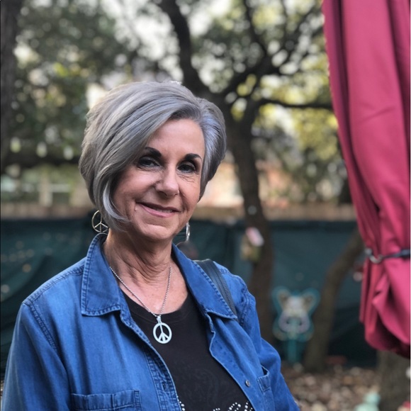 Meet your Posher, Deborah - Picture 1 of 1